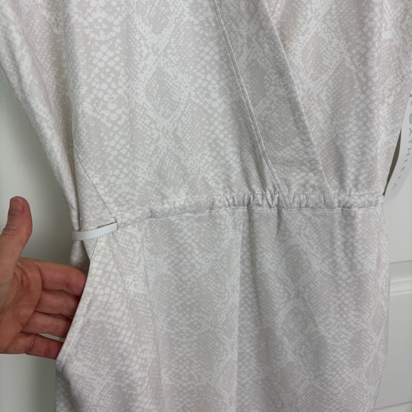 Athleta NWT Marlow Printed Romper Size Small - Picture 4 of 9